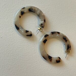 Jcrew tortoiseshell plastic statement earrings
